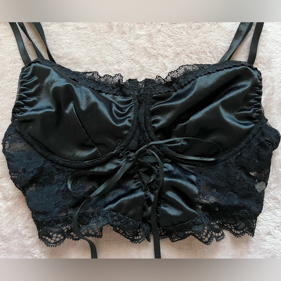 Black Lace and silk corset style top 🖤 - Picture 1 of 2